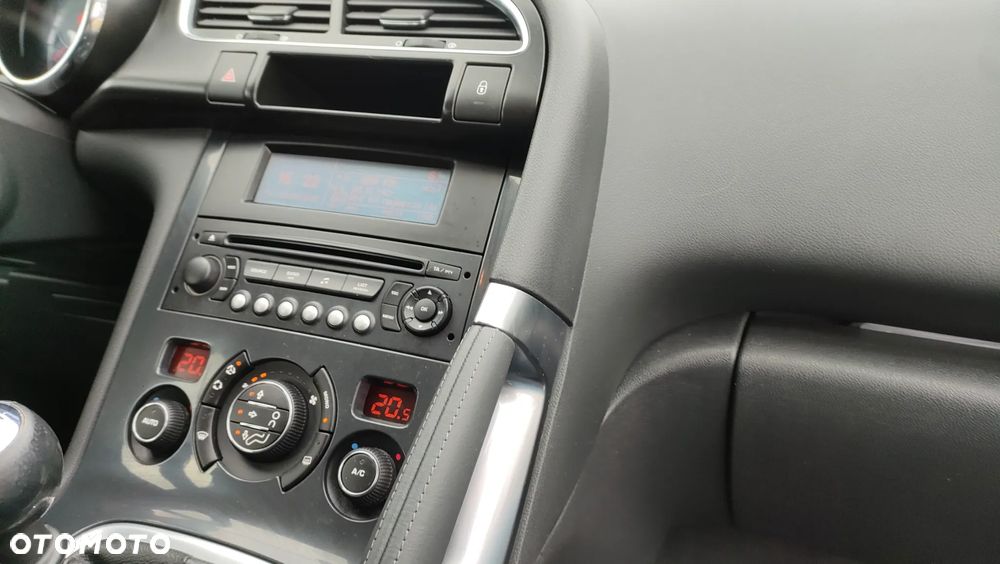 Peugeot 3008 1.6 HDi Active - 11