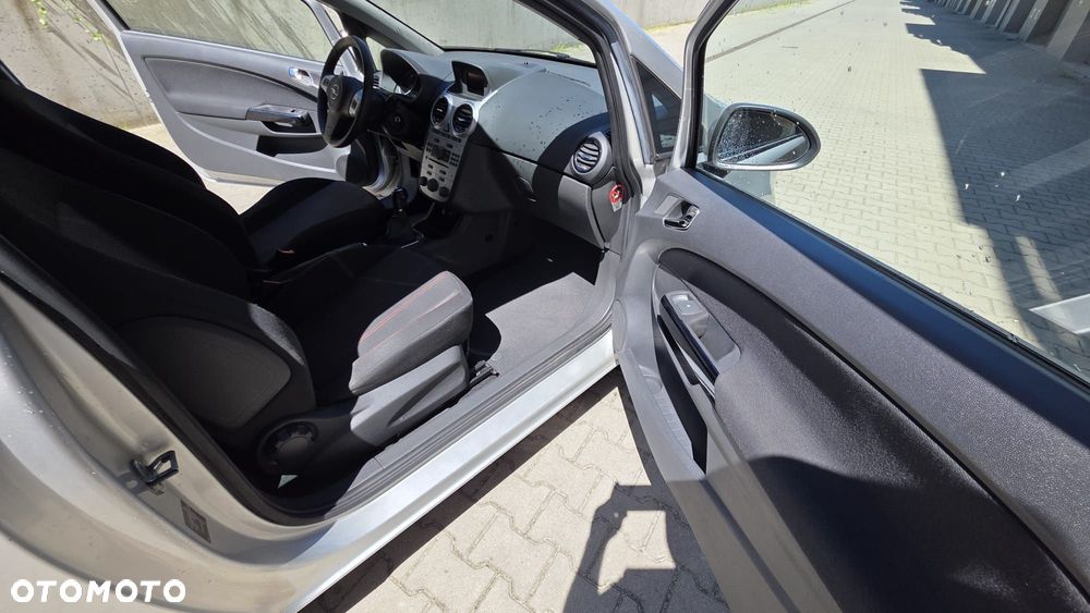 Opel Corsa 1.4 16V Sport - 9