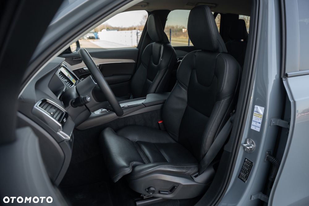 Volvo XC 90 B5 D AWD Ultimate Dark - 24