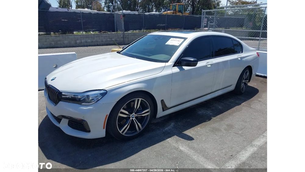 BMW Seria 7 740i - 2