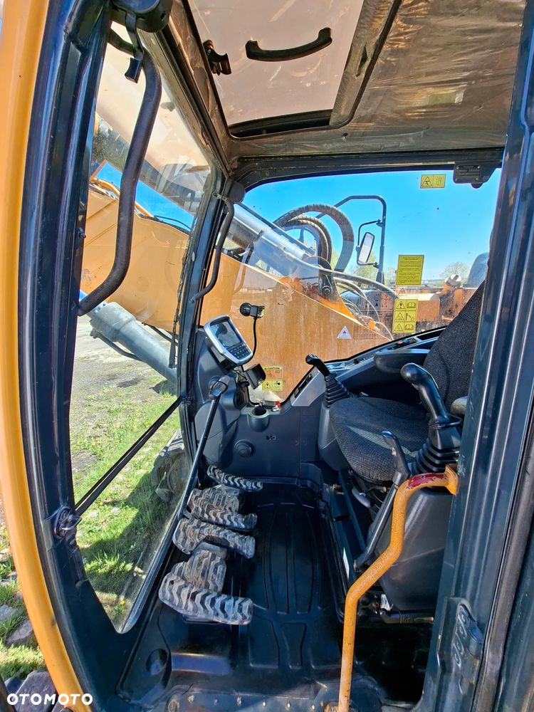 Hyundai HX235 LCR - 24