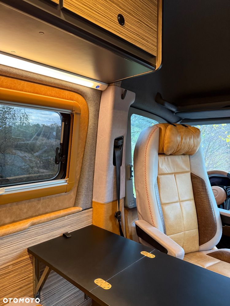 Mercedes-Benz Sprinter - 16