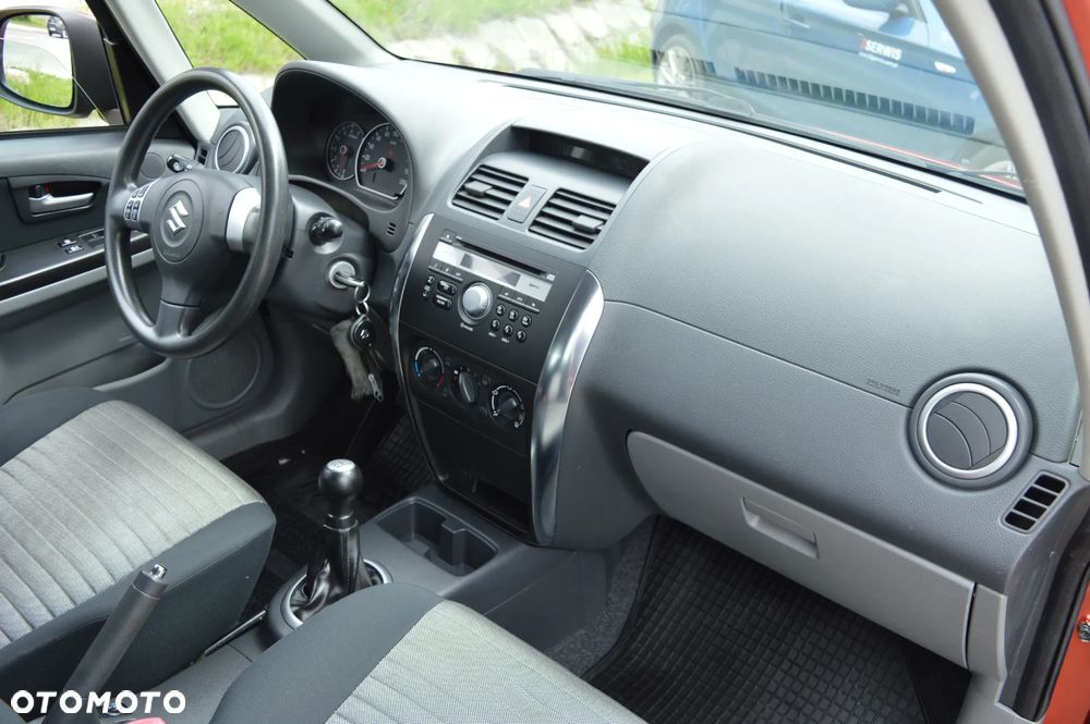 Suzuki SX4 1.5 Streetline 4x2 Classic - 26