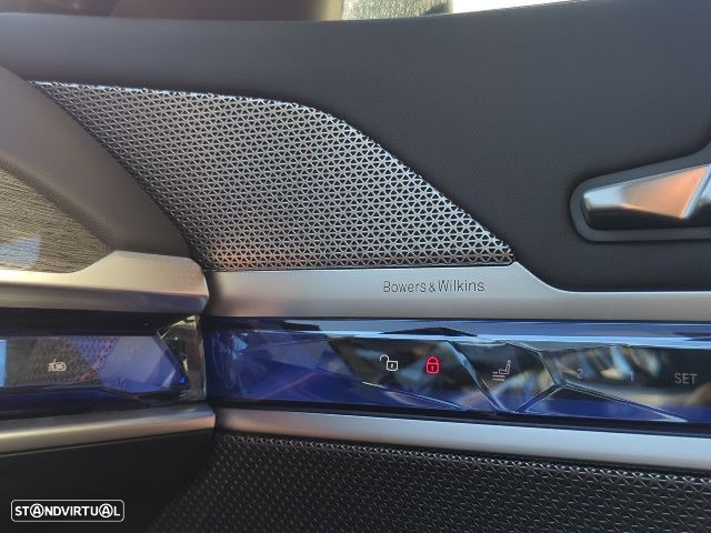 BMW i7 eDrive50 Pack Desportivo M - 8