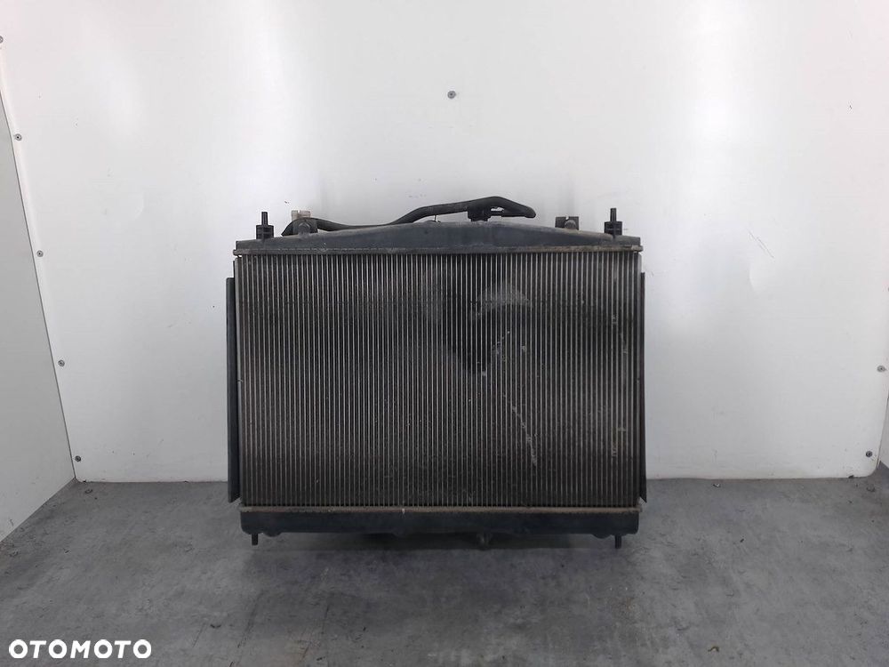 CHŁODNICA WODY Z WENTYLATOREM NISSAN CUBE III 1.6 16V - 2