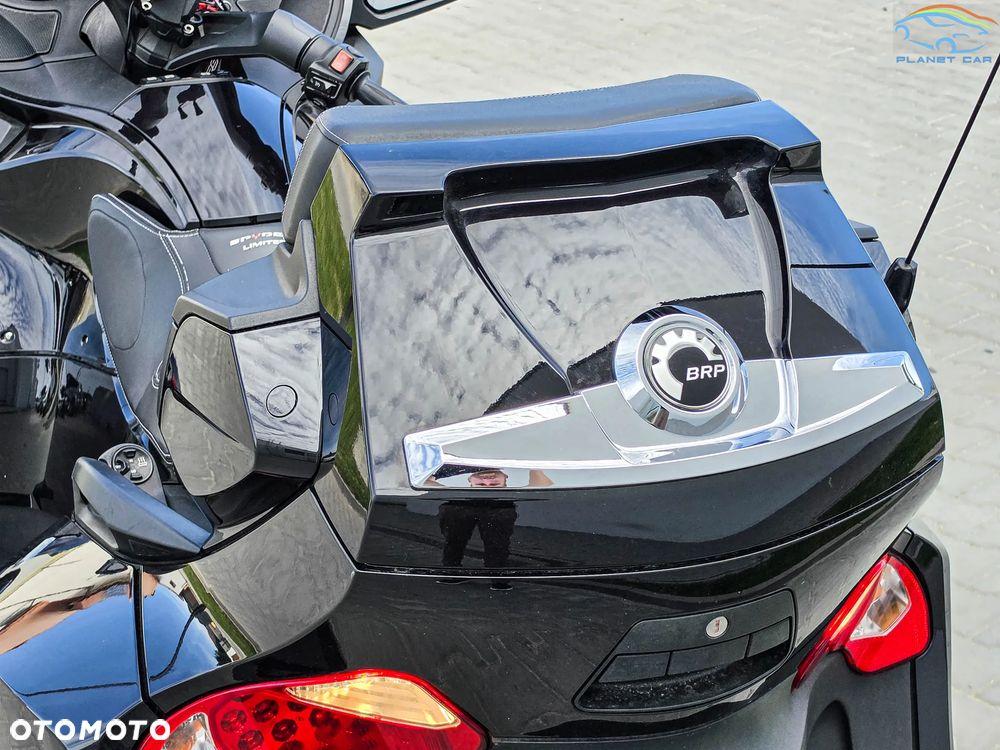 Can-Am Spyder - 11