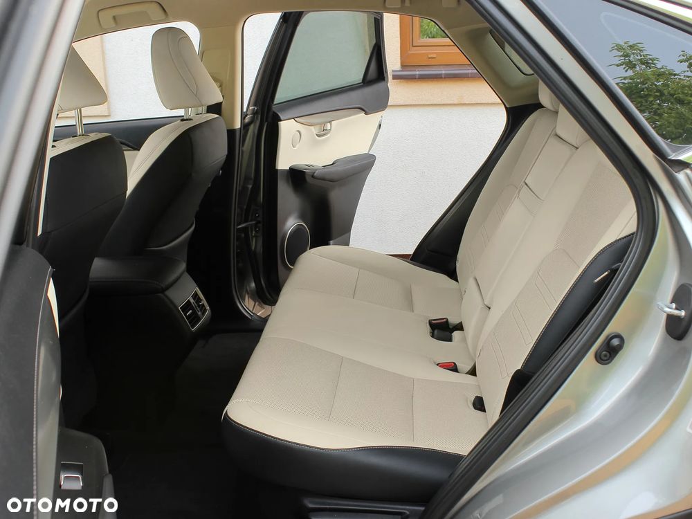 Lexus NX 300h Elite 2WD - 8