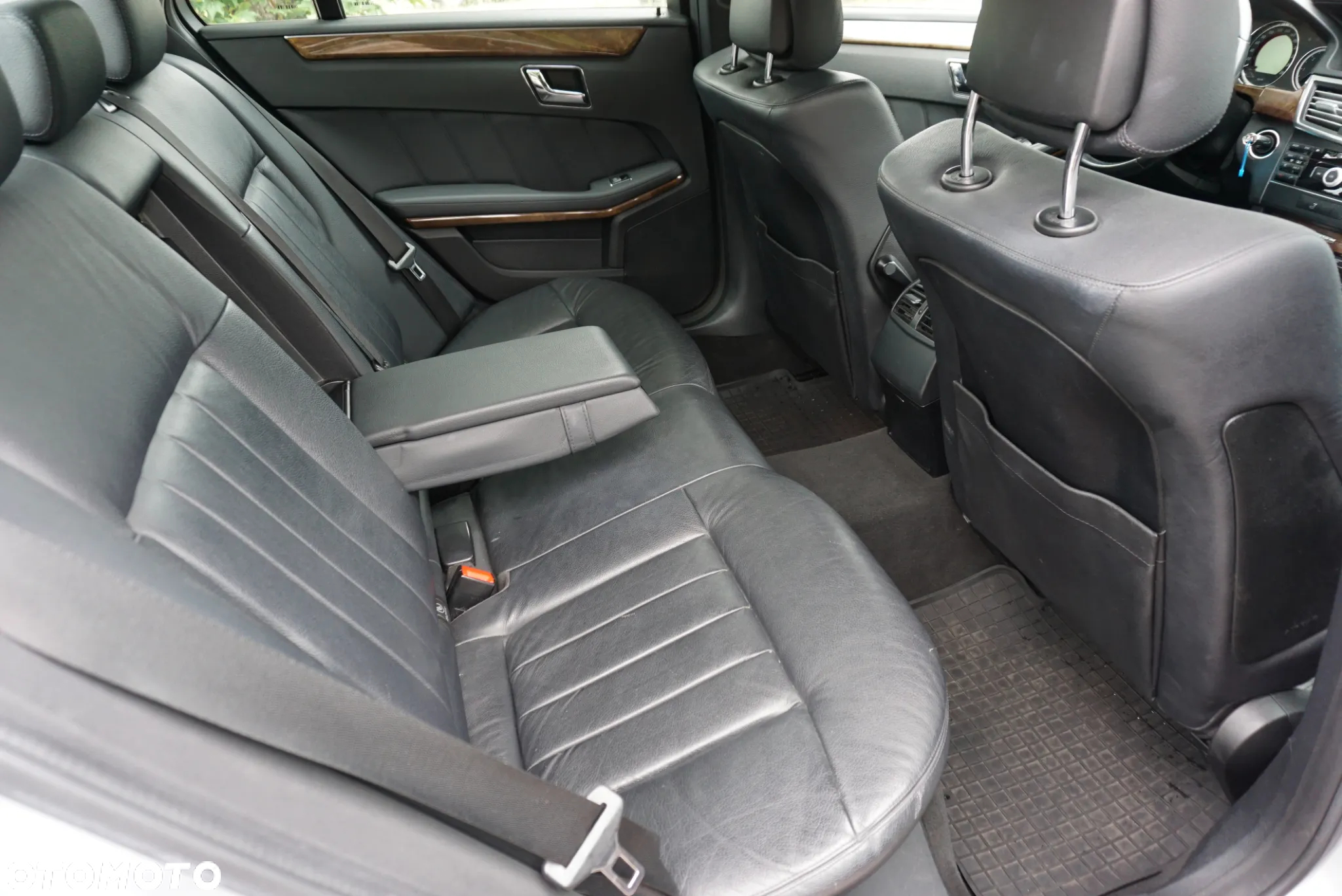 Mercedes-Benz Klasa E 220 CDI BlueEff Elegance - 14
