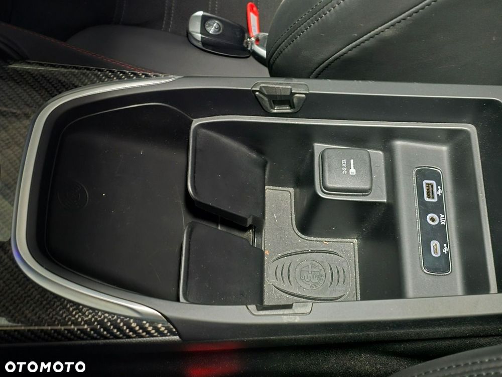 Alfa Romeo Giulia 2.0 Turbo 16V AT8-Q4 Estrema - 26