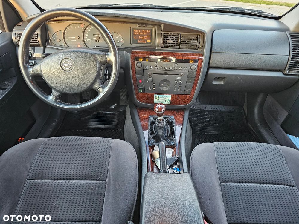 Opel Omega 2.2 Elegance - 12