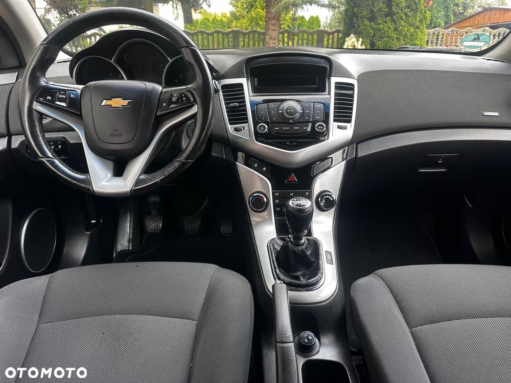 Chevrolet Cruze 1.8 LT+ - 10