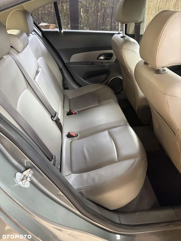 Chevrolet Cruze 1.8 LS - 7