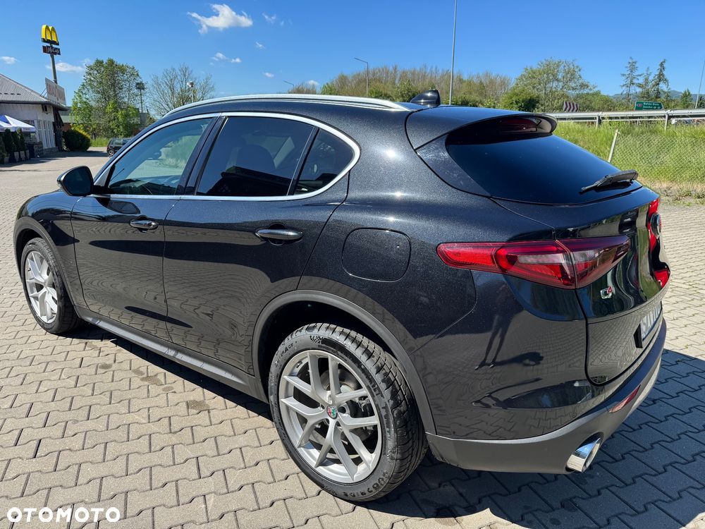 Alfa Romeo Stelvio 2.0 Turbo Veloce Q4 - 11