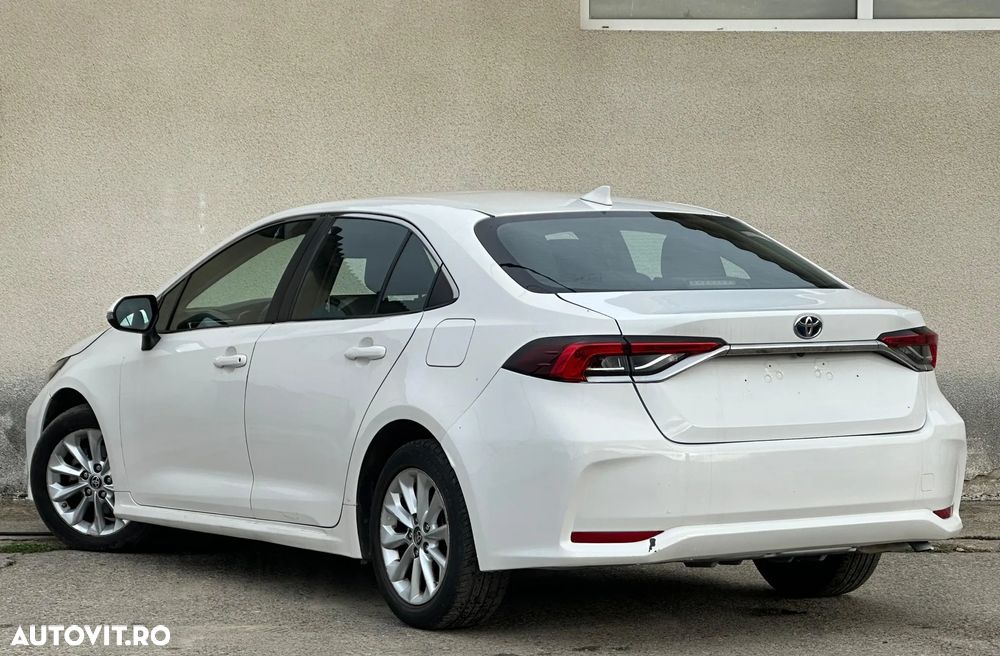 Toyota Corolla 1.8 Hybrid Business Edition - 4