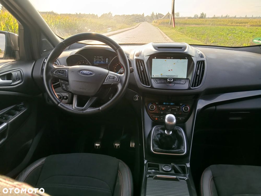 Ford Kuga 1.5 EcoBoost FWD ST-Line X - 26