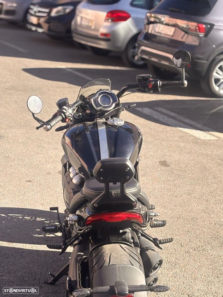 Triumph Rocket Rocket III - 6