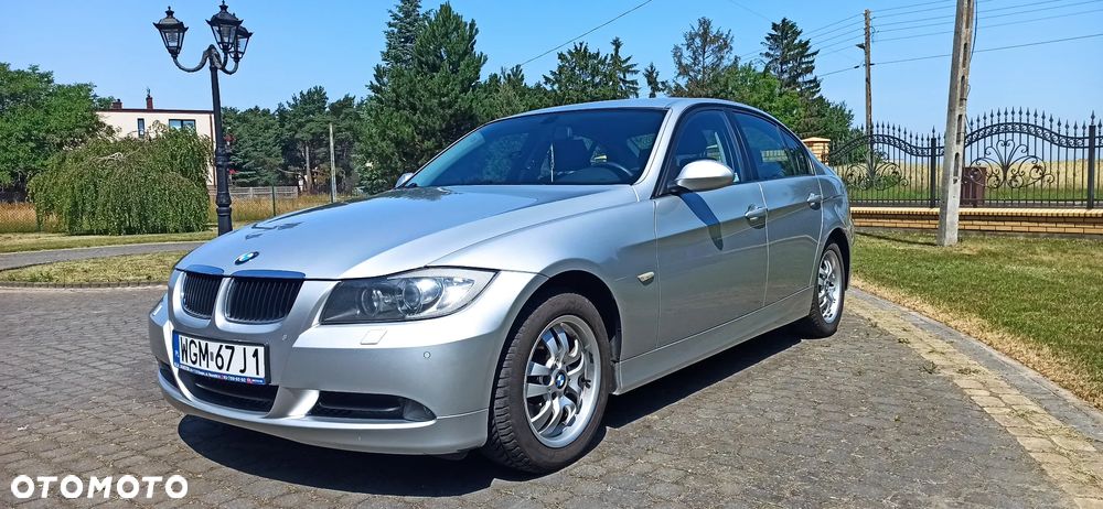 BMW Seria 3 318d - 1