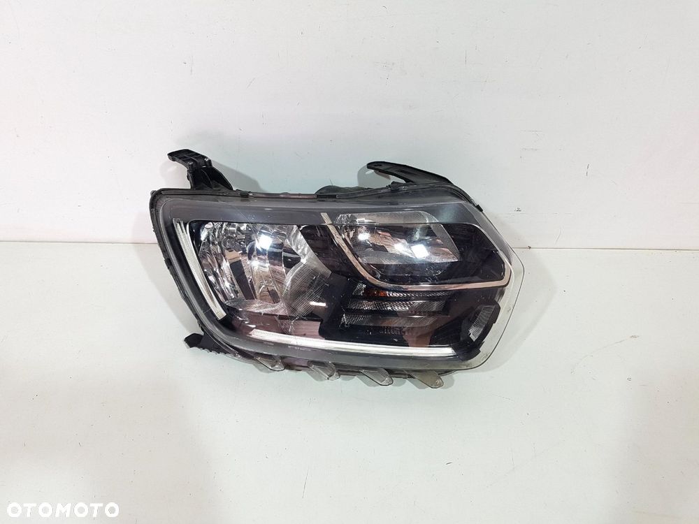 DACIA DUSTER II 2 LAMPA PRZÓD PRZEDNIA PRAWA 260101133R EUROPA ORYGINAŁ - 1