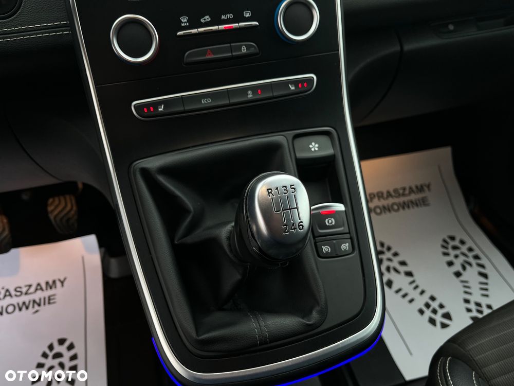 Renault Grand Scenic - 21