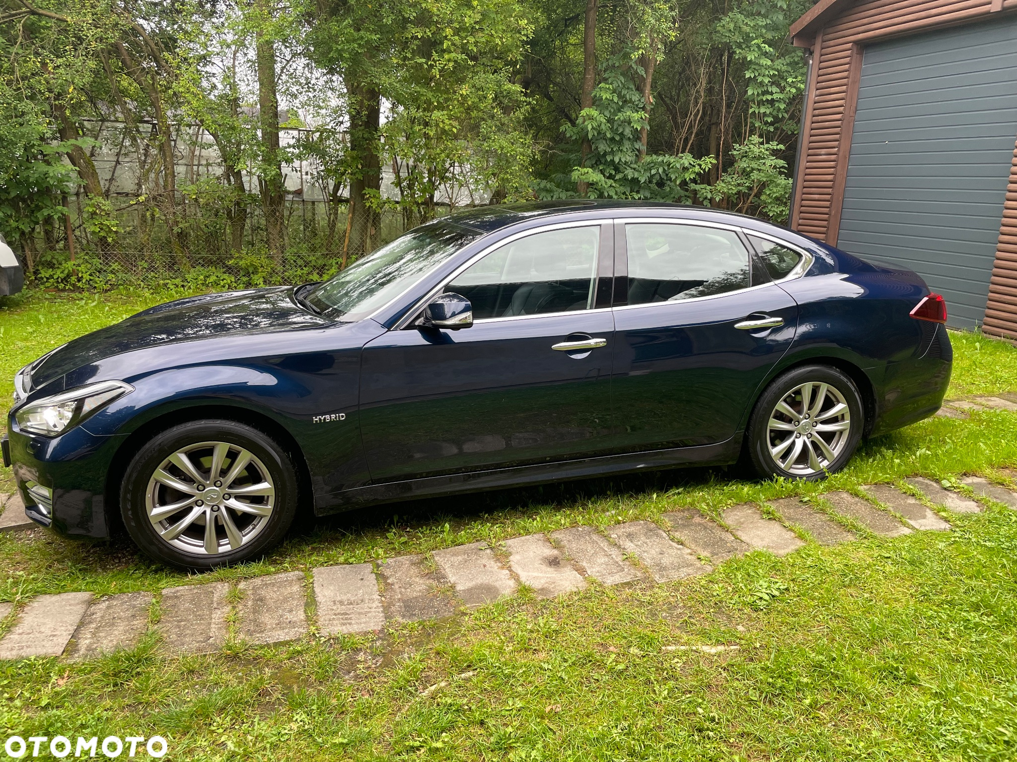 Infiniti Q70 - 14