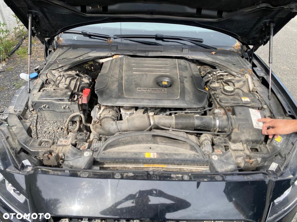 Jaguar XF 20d AWD Prestige - 8