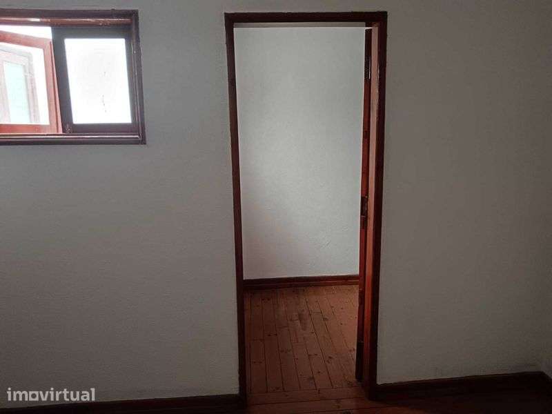 Vende-se Moradia - Grande imagem: 5/12