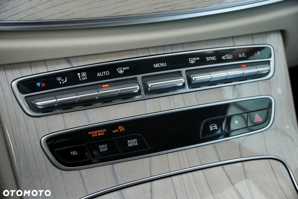 Mercedes-Benz Klasa E 300 Avantgarde - 33