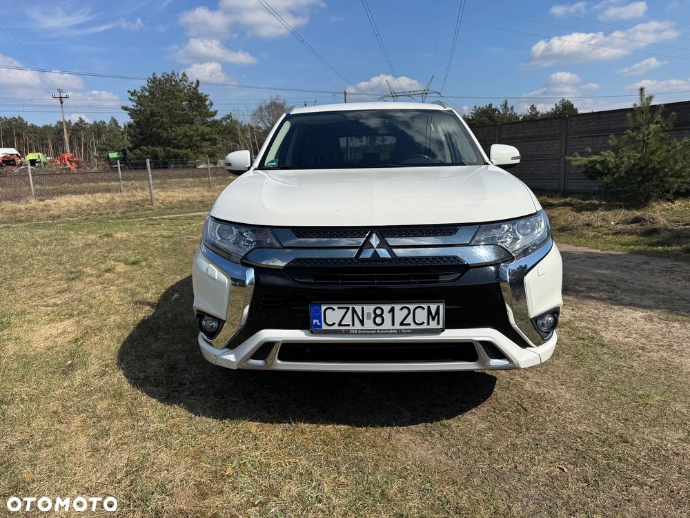 Mitsubishi Outlander 2.4 4WD - 7