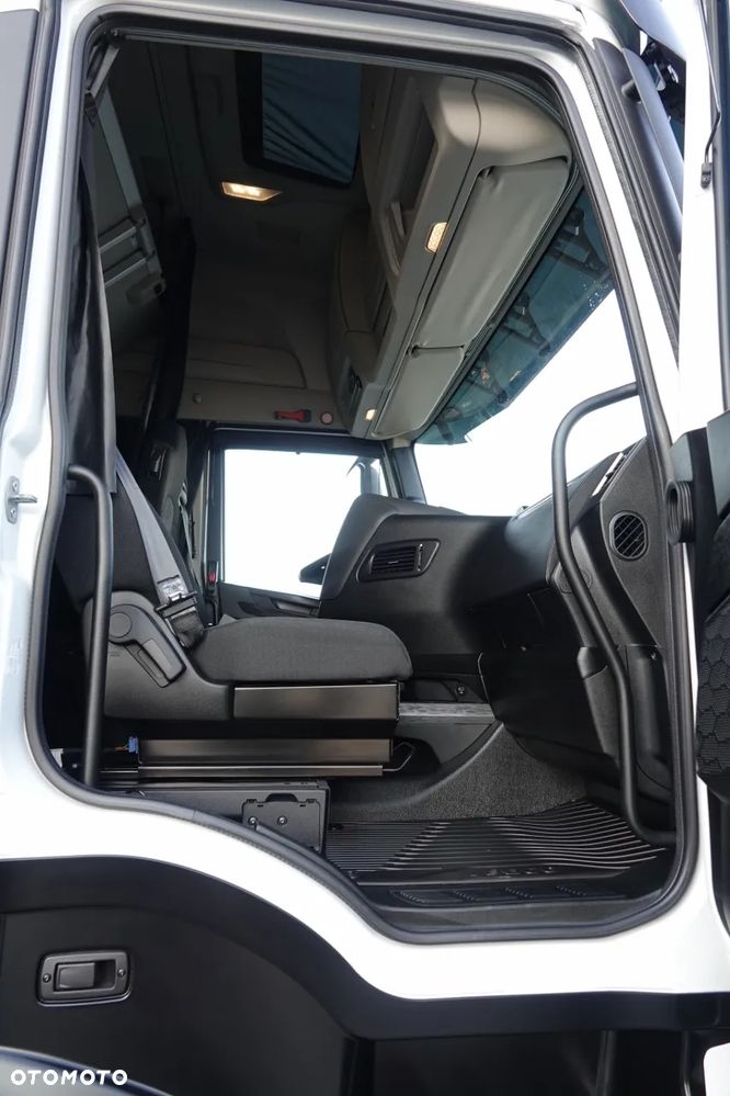 Iveco S-WAY / 530 / RETARDER / KLIMA POSTOJOWA / - 35