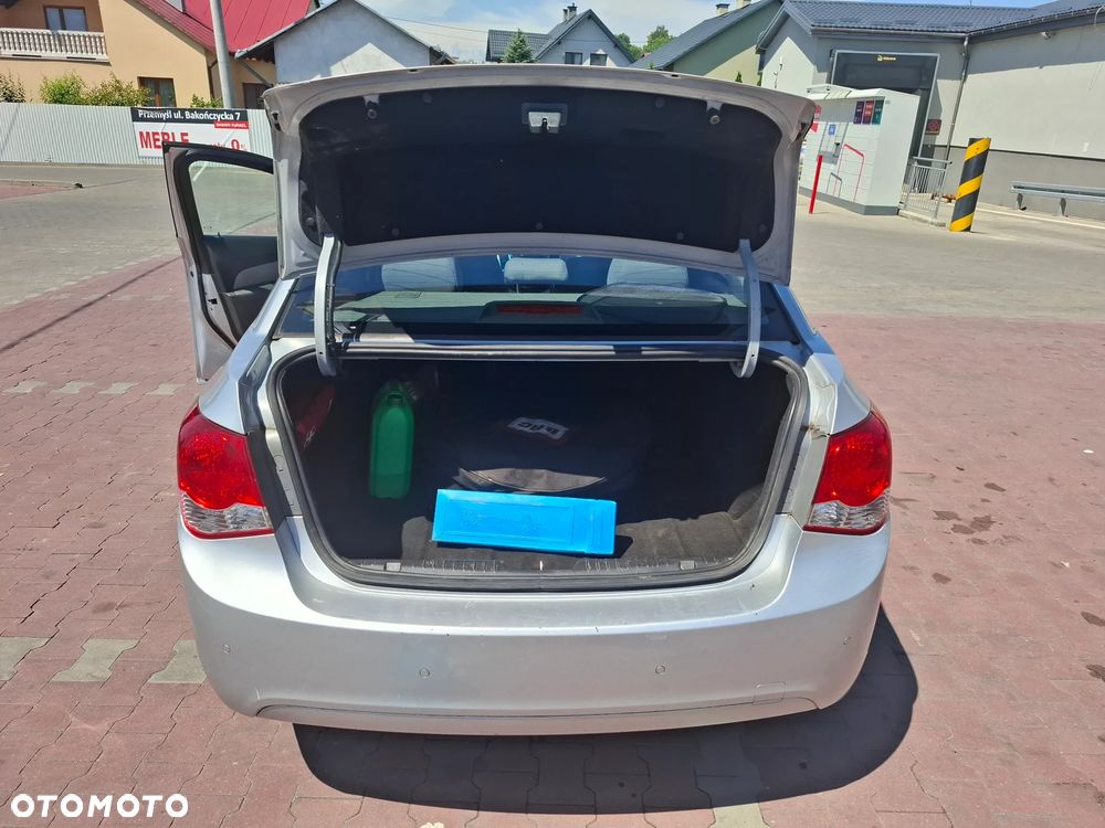 Chevrolet Cruze 1.6 LS - 8