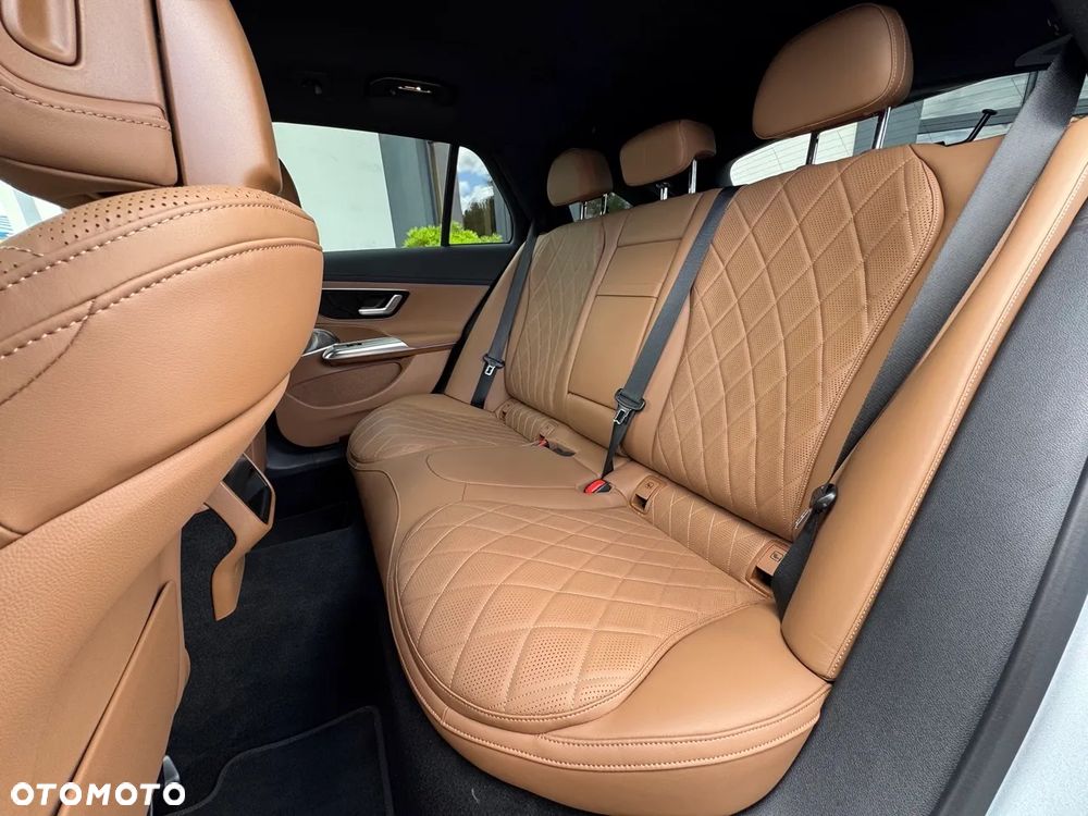 Mercedes-Benz Klasa E 200 mHEV 4-Matic Avantgarde 9G-Tronic - 17