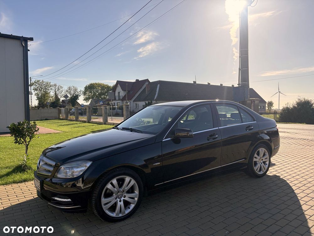 Mercedes-Benz C-Class 2009 photo 2