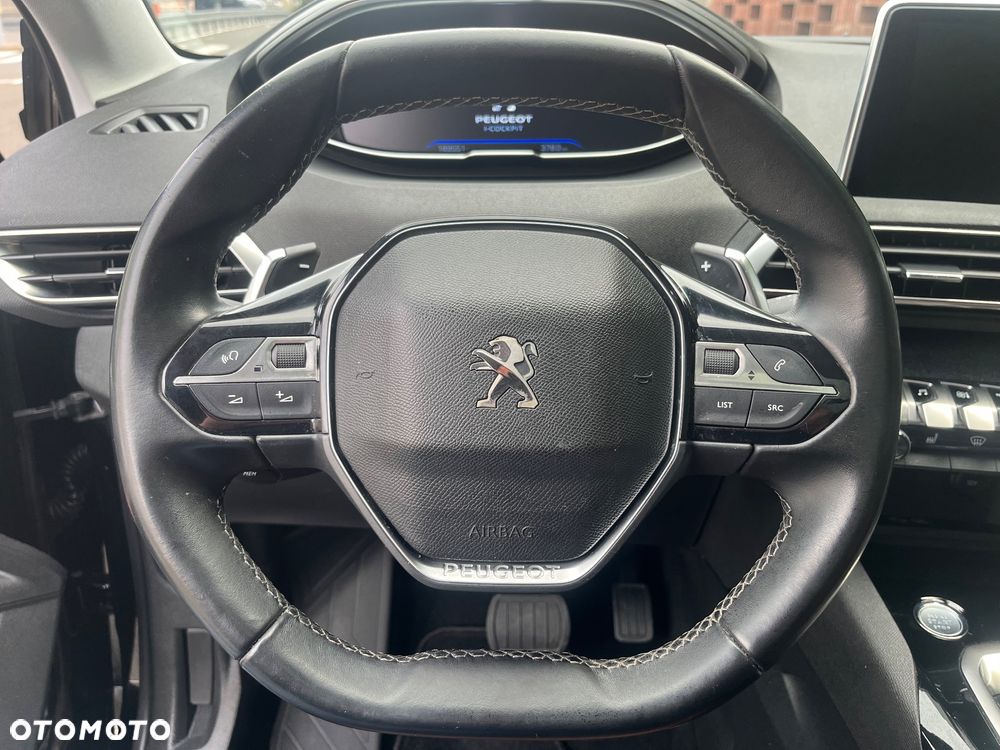 Peugeot 5008 1.6 PureTech Allure S&S EAT8 - 23