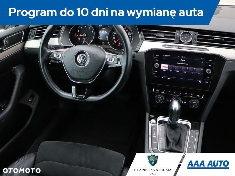 Volkswagen Passat - 9