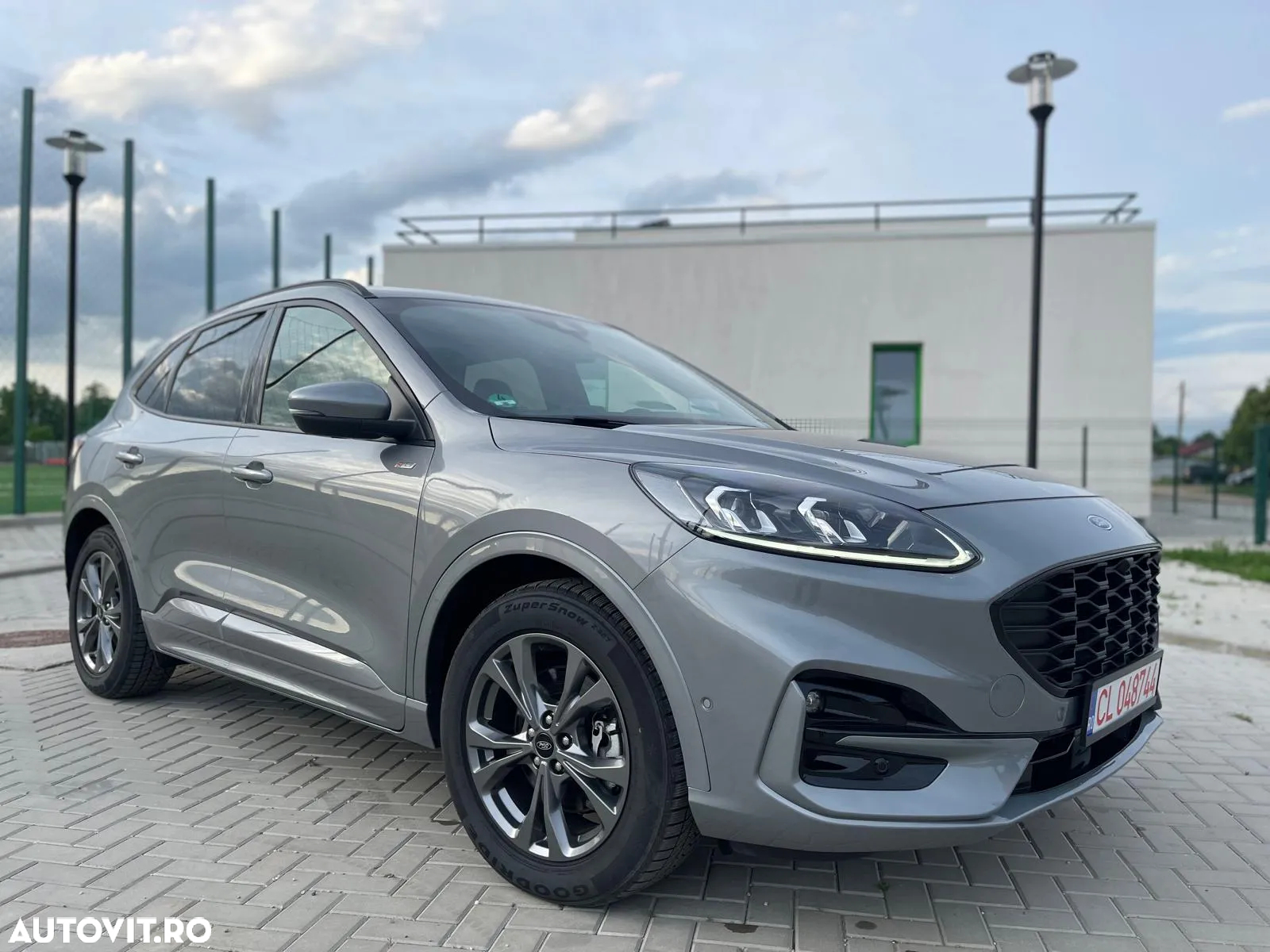 Ford Kuga 2.5 Duratec PHEV ST-LINE X - 2