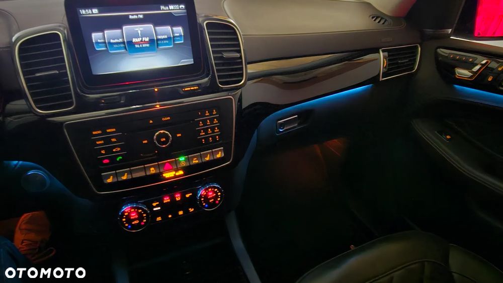 Mercedes-Benz GLS - 28