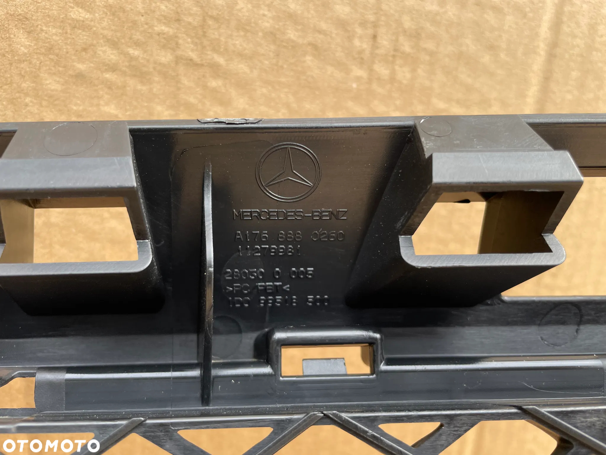 MERCEDES A KLASA W176 176 BIAŁY GRILL ATRAPA ZDERZAKA PRZEDNIEGO ORYGINALNA BIAŁY A1768880260 - 5