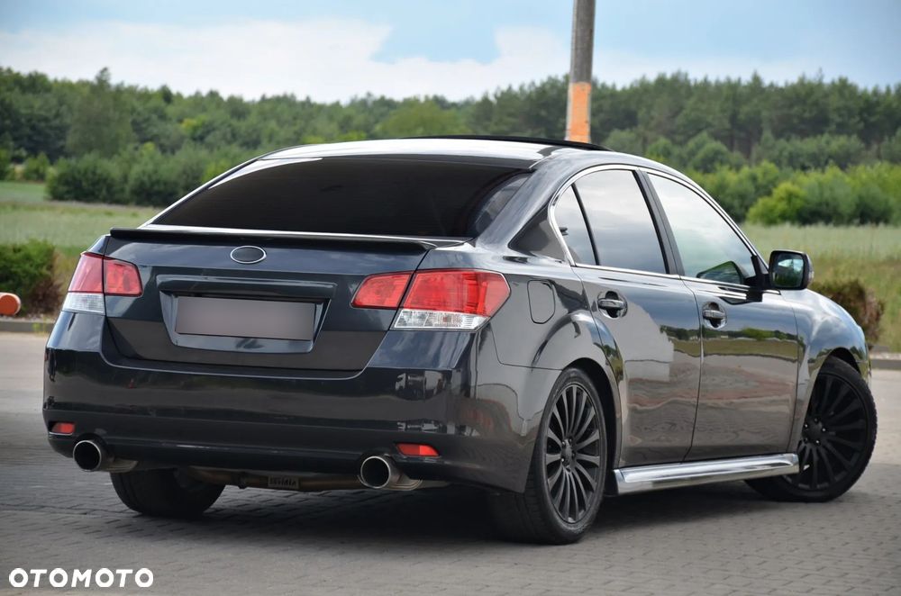 Subaru Legacy 2.5i GT - 9