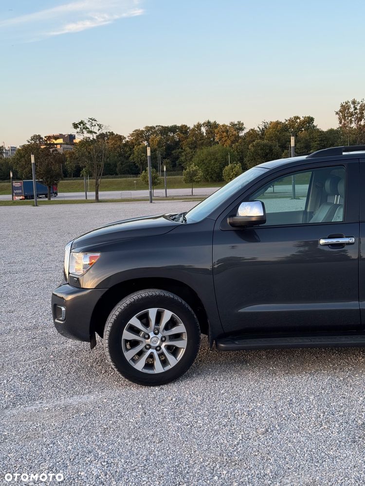 Toyota Sequoia - 3
