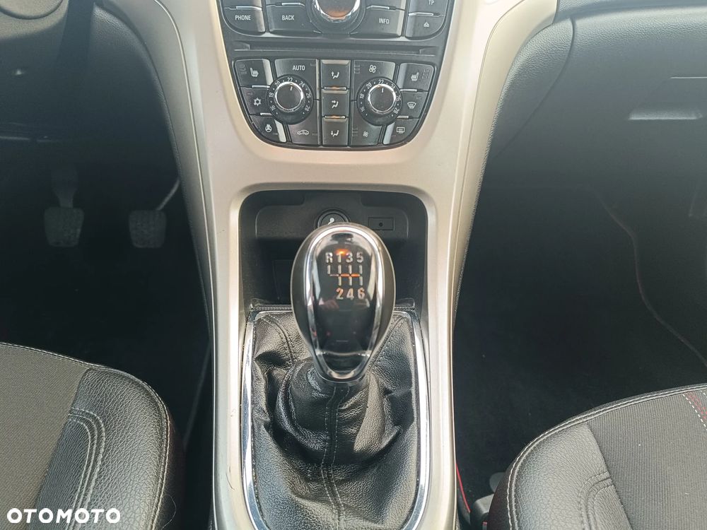 Opel Astra IV 1.4 T Cosmo - 15