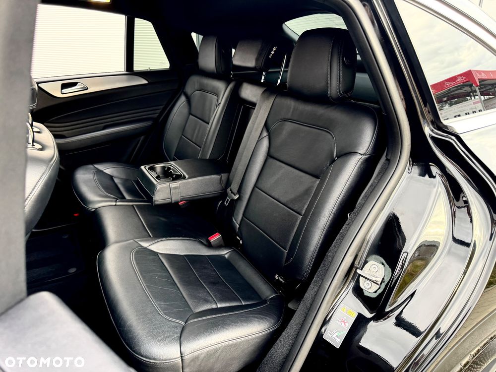 Mercedes-Benz GLE 400 4Matic 9G-TRONIC AMG Line - 32