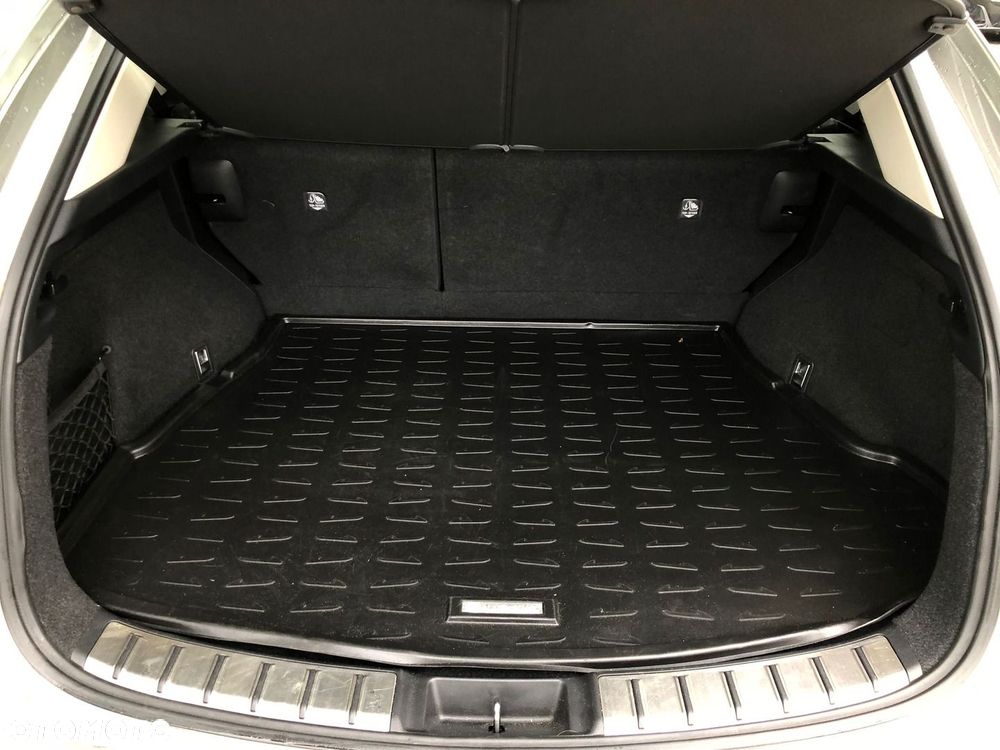 Lexus NX 350h Business AWD - 28