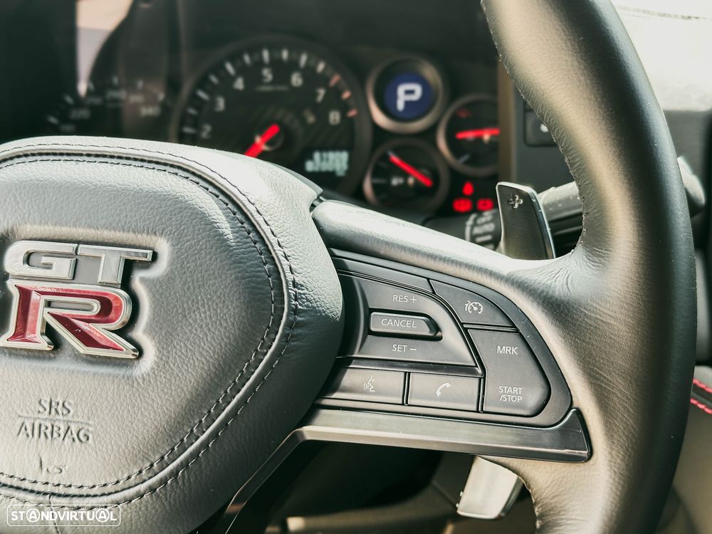 Nissan GT-R - 16