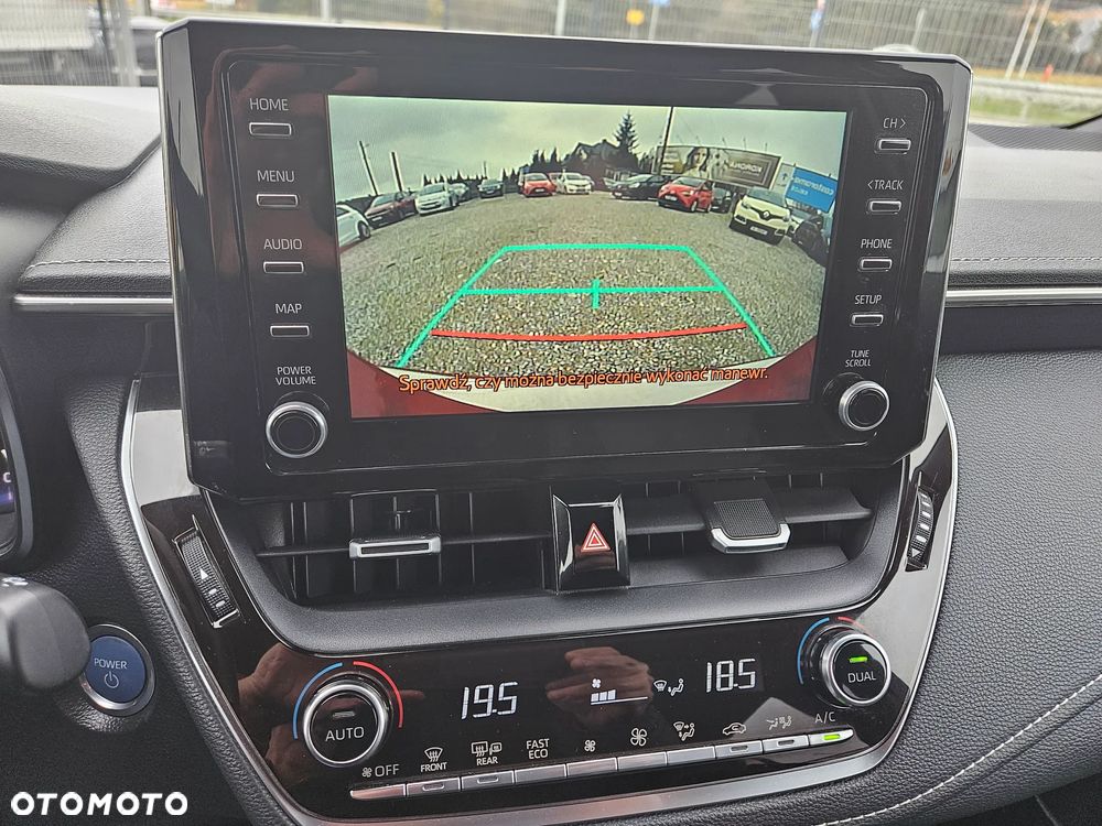 Toyota Corolla 2.0 Hybrid Selection - 17