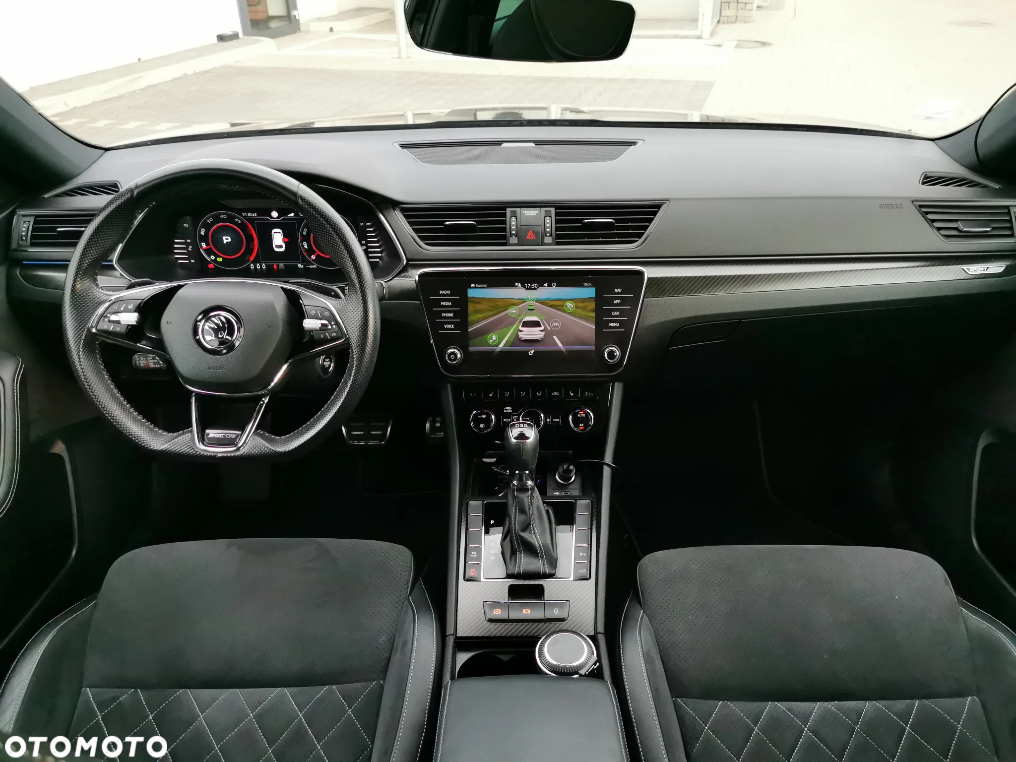 Skoda Superb Combi 2.0 TDI DSG Sportline - 26