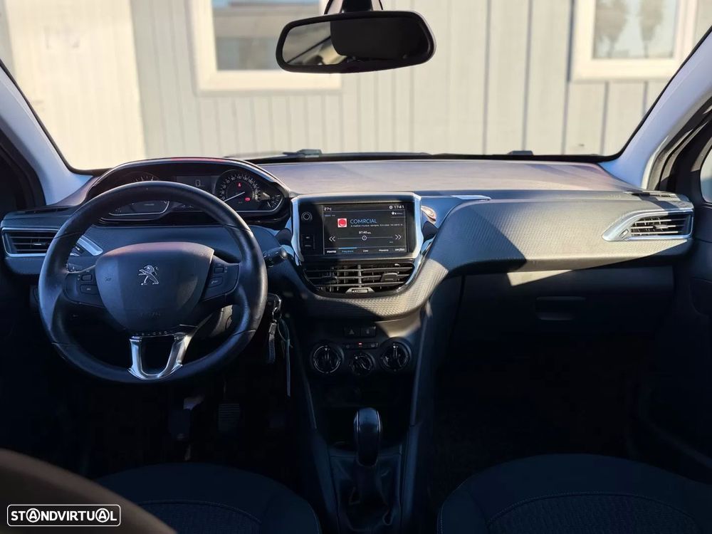 Peugeot 208 1.2 PureTech Style - 12