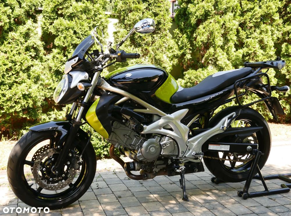 Suzuki Gladius - 15
