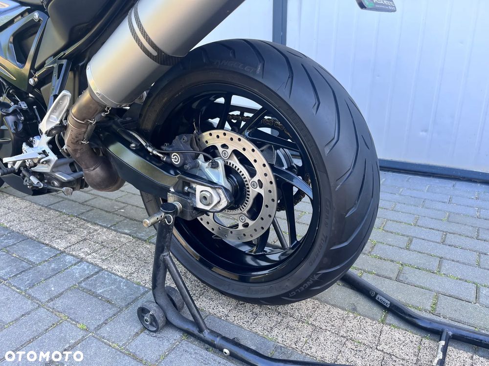 BMW F - 13