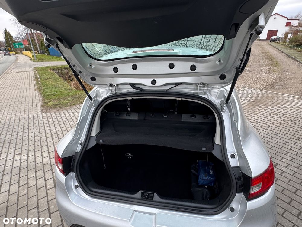 Renault Clio 1.2 16V 75 LIMITED - 13