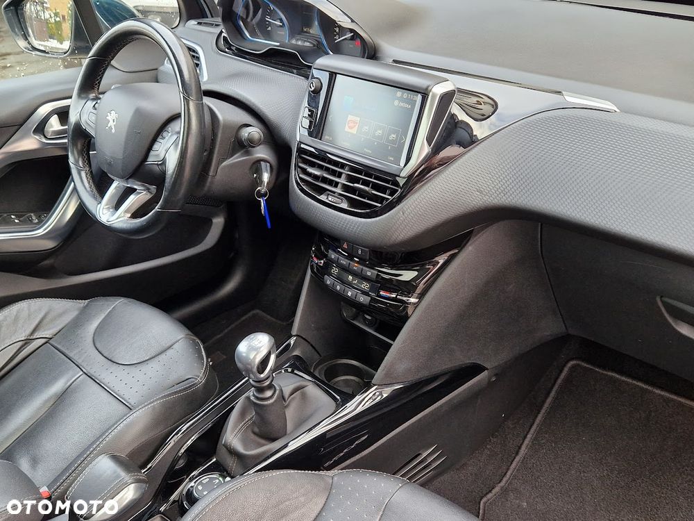 Peugeot 2008 PureTech 130 GPF Stop&Start Allure - 18